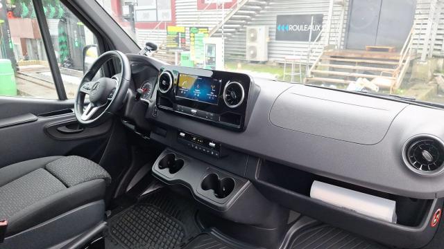 Mercedes Benz Sprinter image 5