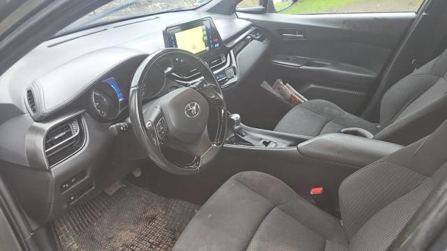 Toyota C-Hr image 9
