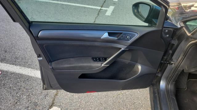 Volkswagen Golf image 9