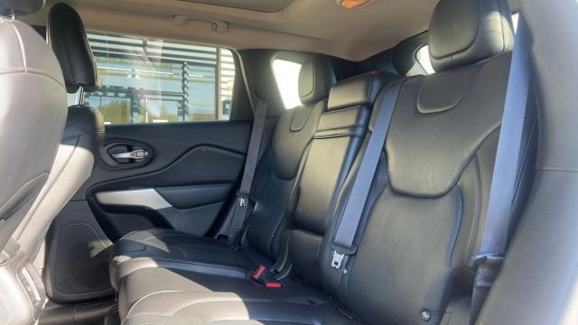 Jeep Cherokee image 4