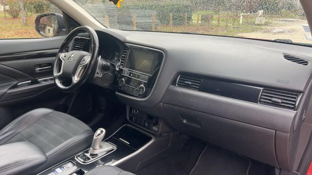 Mitsubishi Outlander image 1