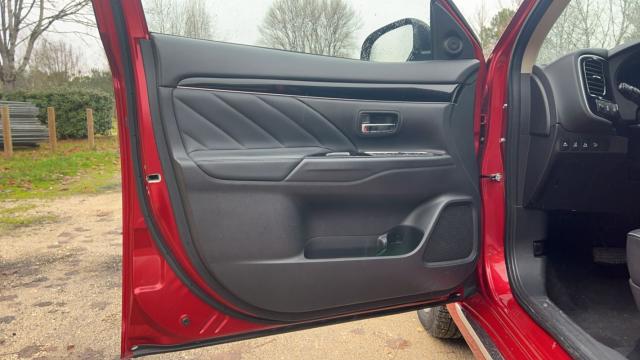 Mitsubishi Outlander image 5