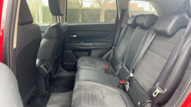 Mitsubishi Outlander image 8