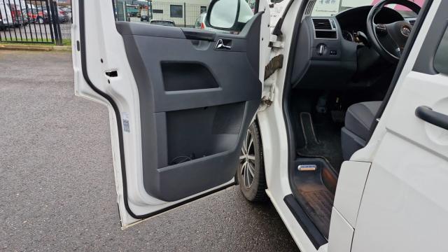 Volkswagen Caravelle image 4