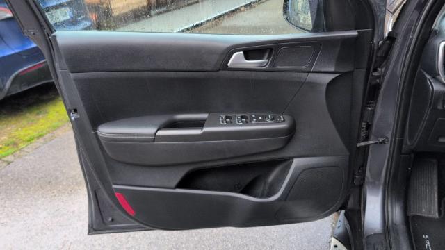 Kia Sportage image 6