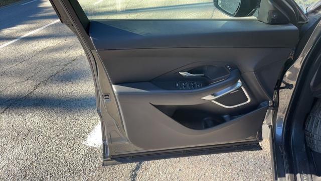 Jaguar E-Pace image 3
