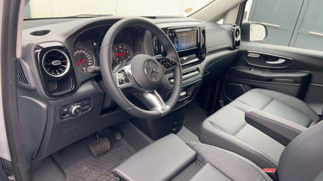 Mercedes Benz Vito image 2