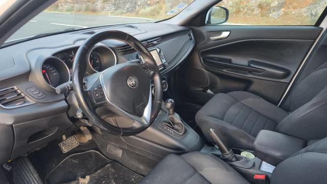 Alfa Romeo Giulietta image 7