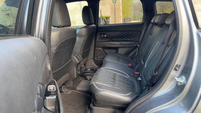 Mitsubishi Outlander image 9