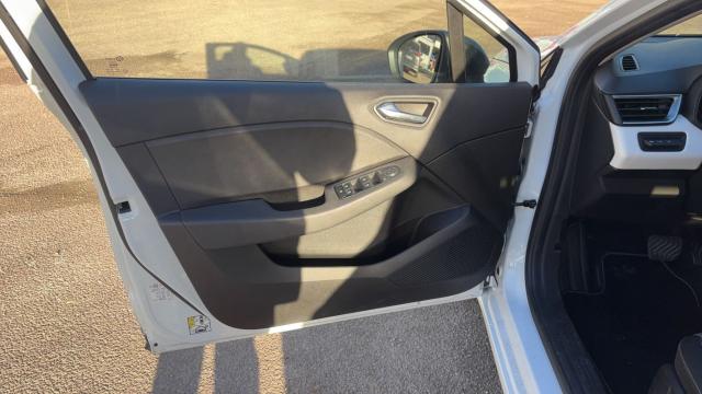 Renault Clio image 9