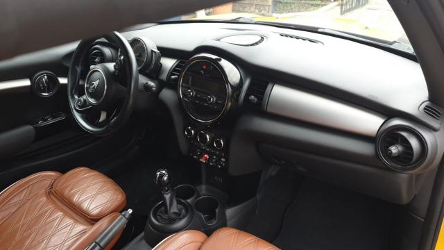Mini Cabrio image 5