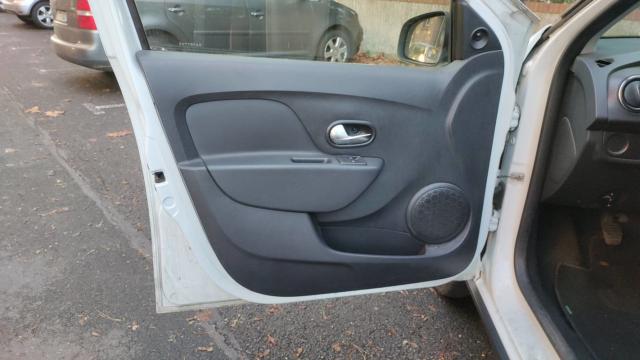 Dacia Sandero image 2