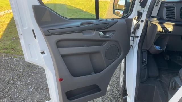 Ford Transit Custom Fourgon image 1