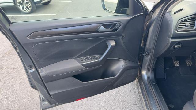 Volkswagen T-Roc image 3