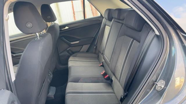 Volkswagen T-Roc image 9