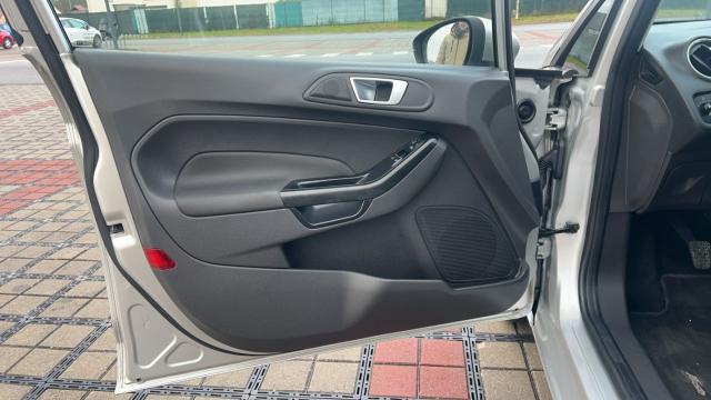 Ford Fiesta image 5