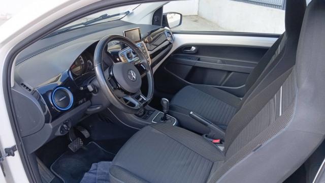 Volkswagen Up! image 8