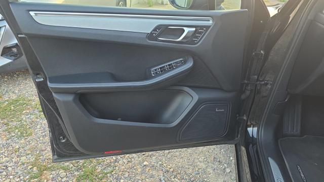 Porsche Macan image 9