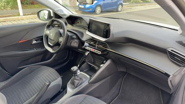 Peugeot 208 image 4