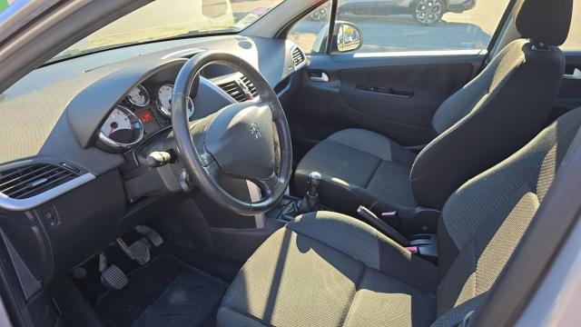 Peugeot 207 image 7