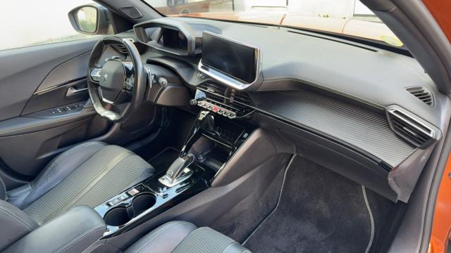 Peugeot 2008 image 3