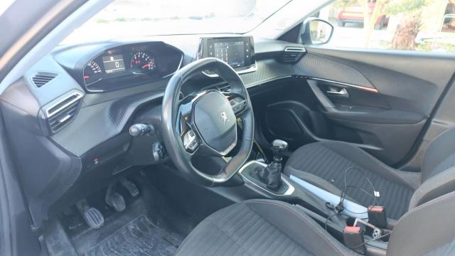 Peugeot 2008 image 6