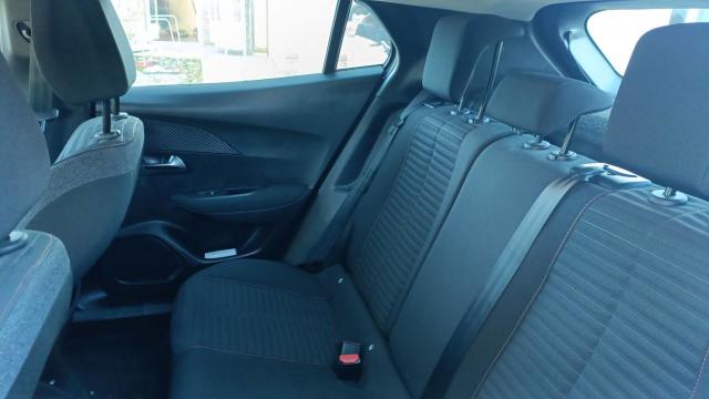 Peugeot 2008 image 9