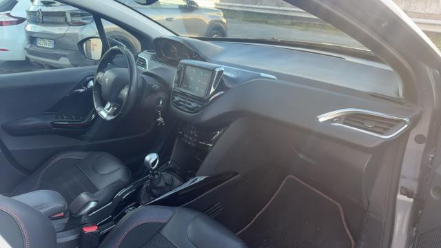 Peugeot 2008 image 8