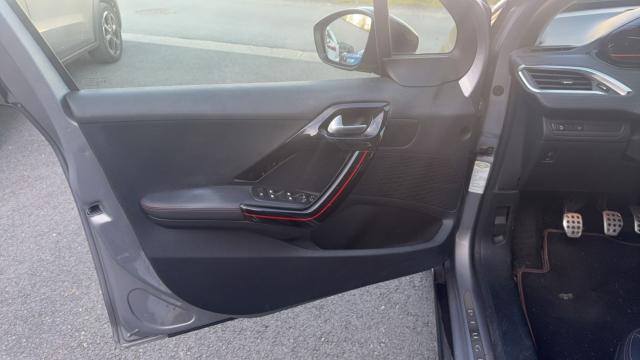 Peugeot 2008 image 3