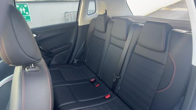 Peugeot 2008 image 6