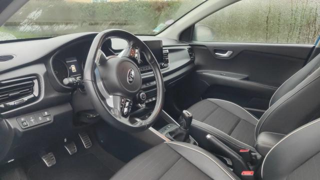 Kia Rio image 6