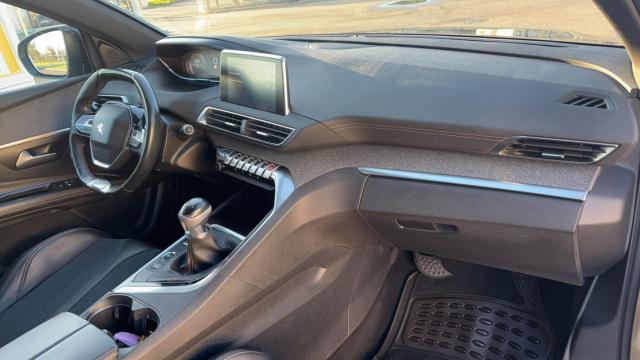 Peugeot 5008 image 9