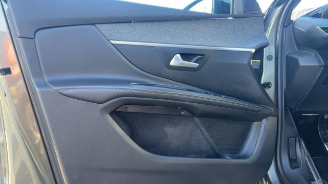 Peugeot 5008 image 7