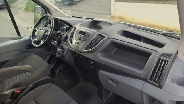 Ford Transit image 3
