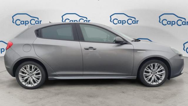 Alfa Romeo Giulietta image 8