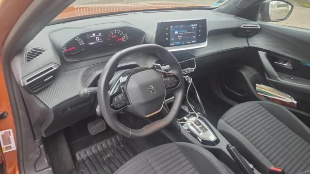 Peugeot 2008 image 6