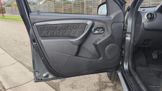 Dacia Duster image 2