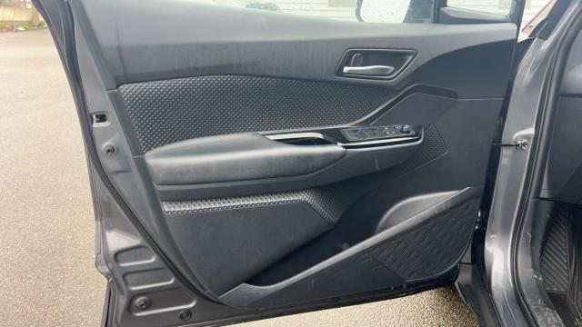 Toyota C-Hr image 5