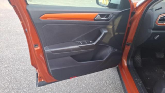 Volkswagen T-Roc image 6
