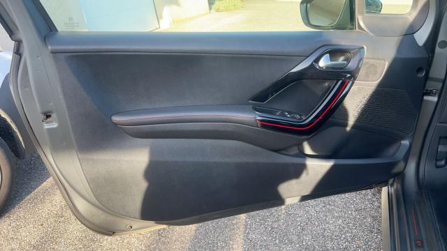 Peugeot 208 image 4