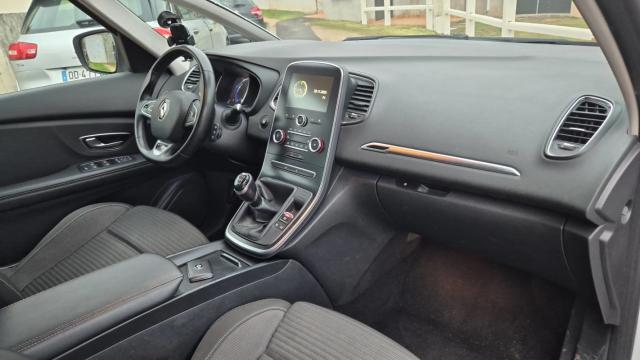 Renault Grand Scénic image 1