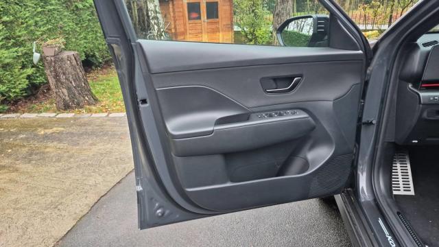 Hyundai Kona image 2