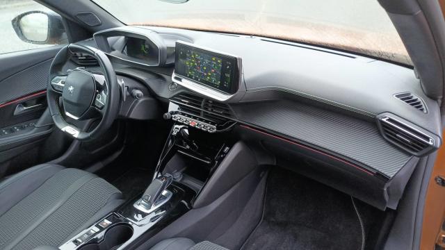 Peugeot 2008 image 1