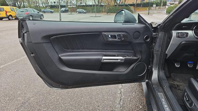 Ford Mustang image 6