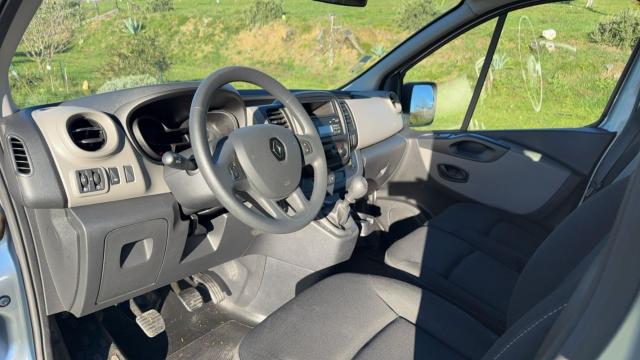 Renault Trafic image 1
