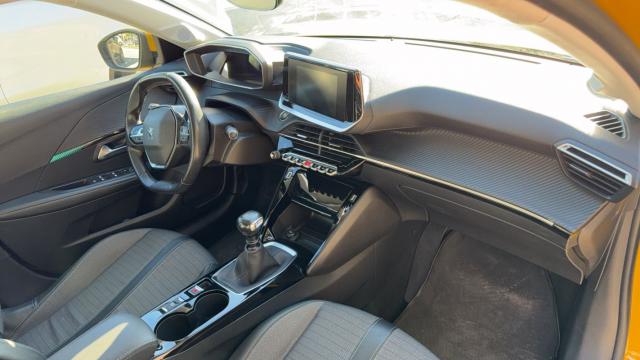 Peugeot 208 image 7