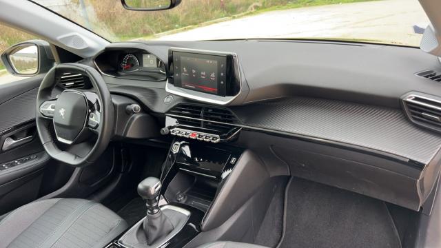 Peugeot 208 image 2