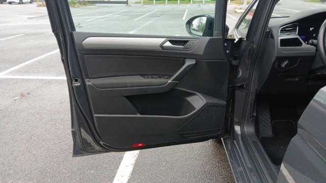 Volkswagen Touran image 3