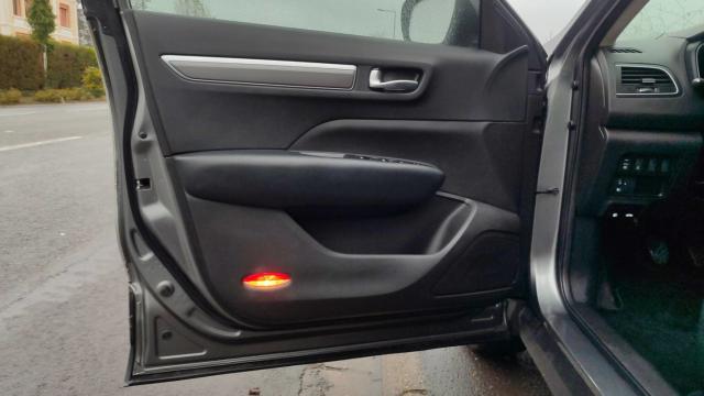 Renault Koleos image 2