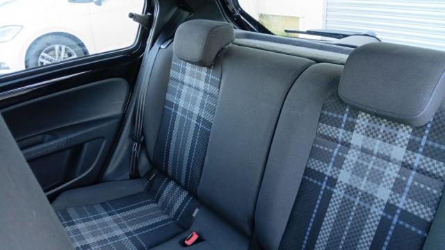Volkswagen Up! image 3